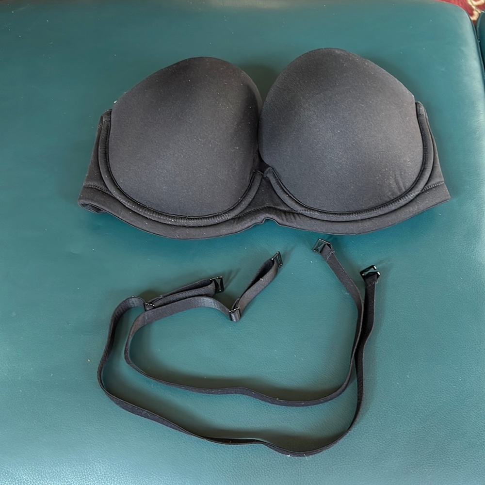Wacoal Red Carpet convertible strapless black bra 32DD